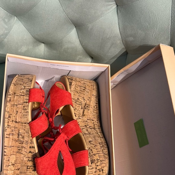 Yoki size 7.5 coral/red lace up wedge with box & dust covers - Picture 3 of 9